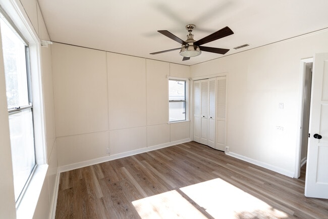 Building Photo - 233 W 64th St