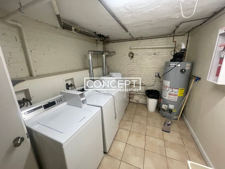 Building Photo - 1426 Commonwealth Ave