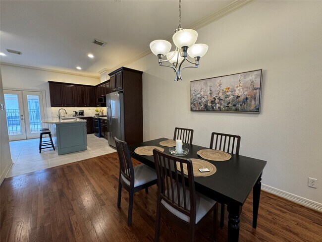 Building Photo - 2540 Prospect St