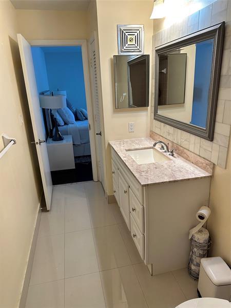 Building Photo - 3040 NE 16th Ave