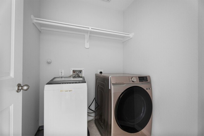 Building Photo - 3325 Harmony View Ln