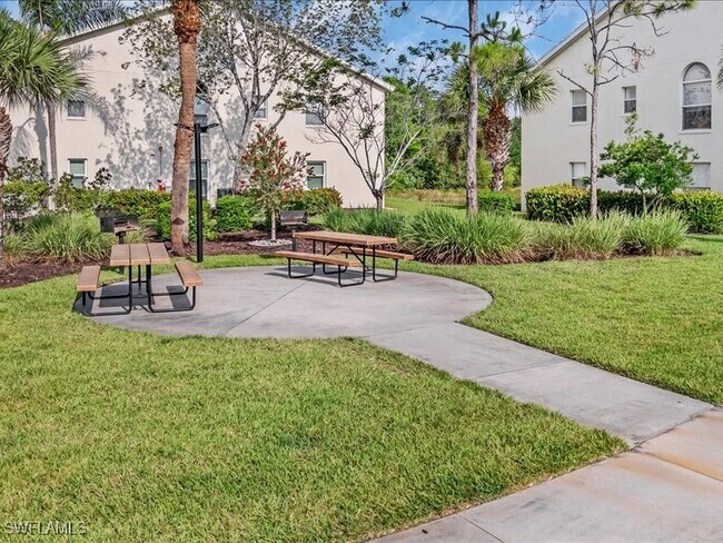 Building Photo - 4910 Cougar Ct N