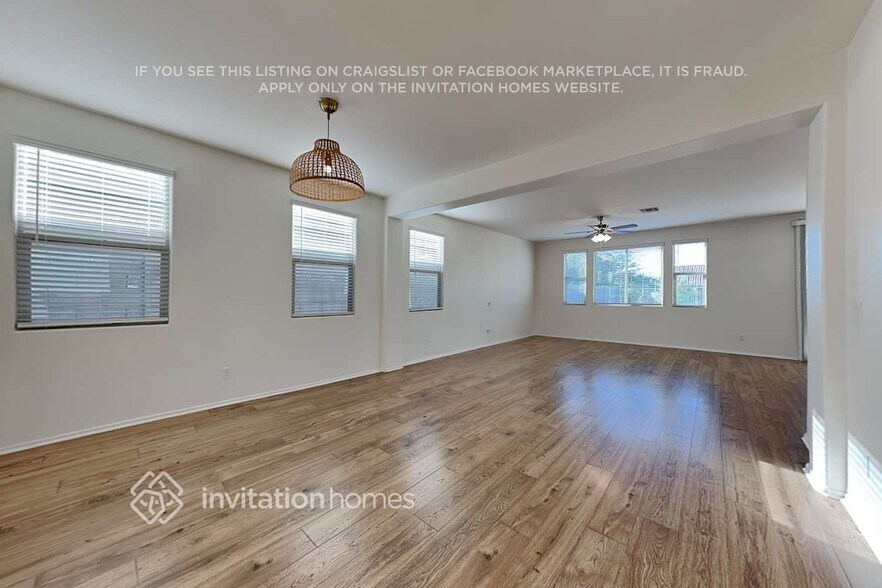 Building Photo - 2152 W Emrie Ave