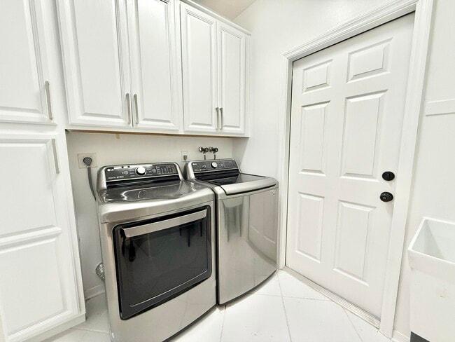 Building Photo - 12310 Riverfalls Ct