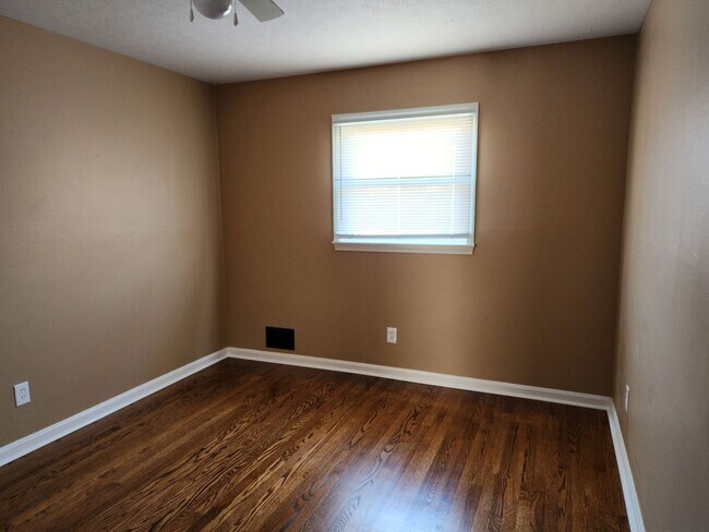 Building Photo - 4306 Shady Villa Dr