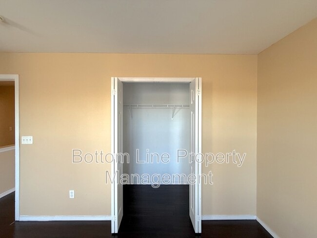 Building Photo - 8125 Rosberg Ln
