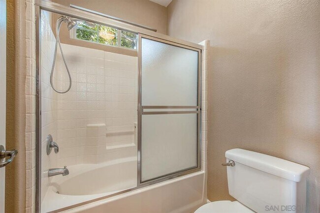 Building Photo - Available end of January 2026 - Private end unit townhome!