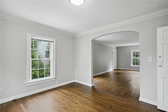 Building Photo - 2878 N Hills Dr NE