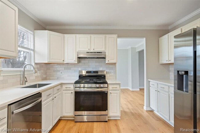 Building Photo - 33533 Rhonswood St