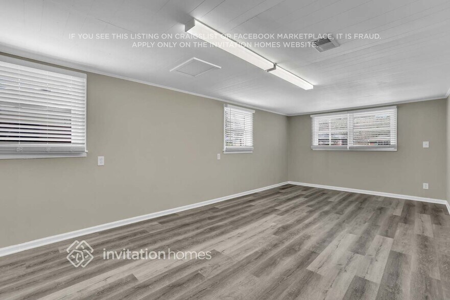 Building Photo - 3478 Lenardo Dr SW