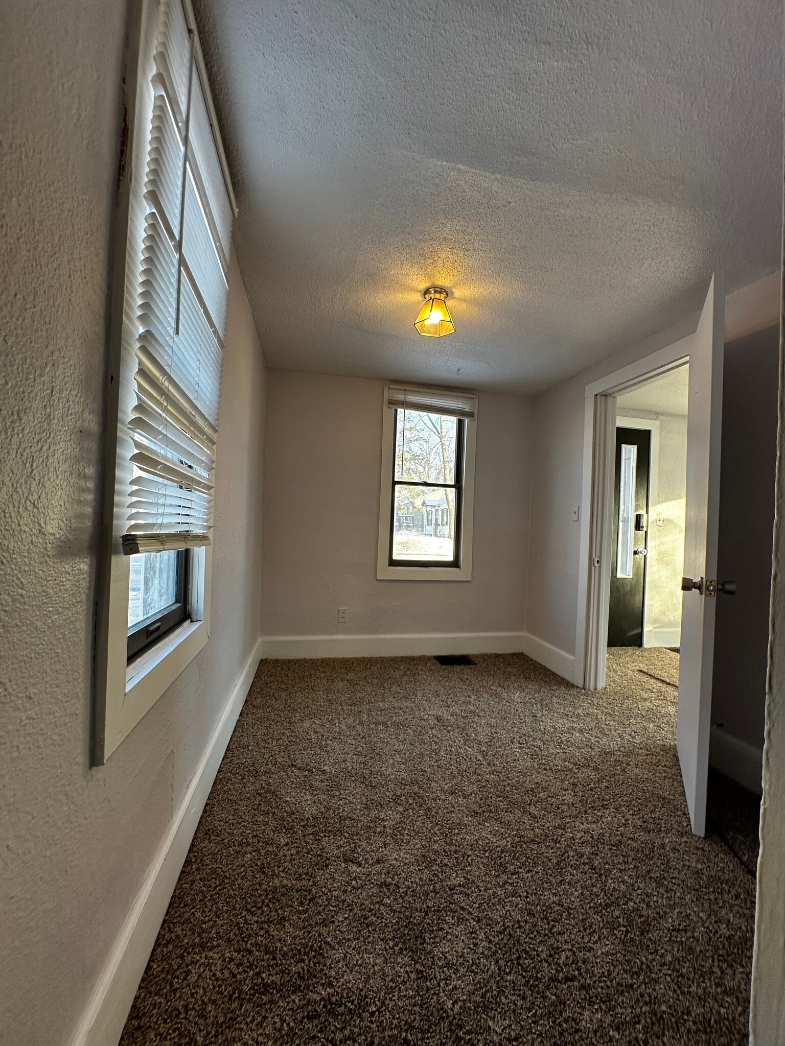 Building Photo - 305 S Western Ave