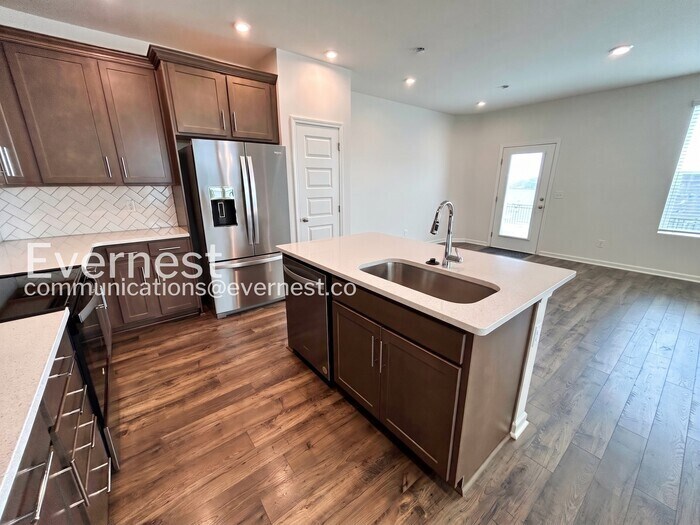 Building Photo - 5342 Bellflower Hls