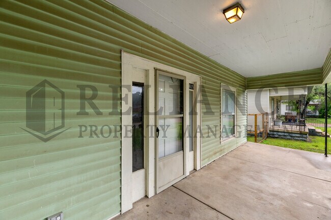 Building Photo - 1405 S Ida St