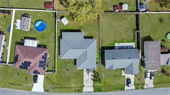 Building Photo - 305 Medina Ct