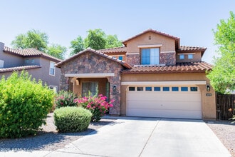 Building Photo - 2679 E Vermont Ct