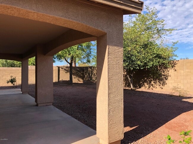 Building Photo - 25879 N Sandstone Way