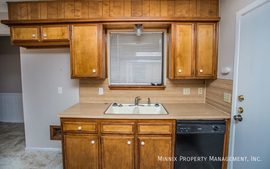 Building Photo - 1103 80th St