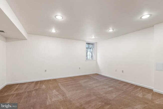 Building Photo - 1130 20th St S