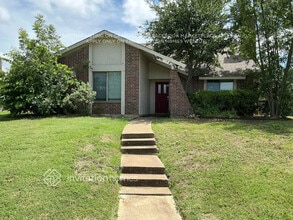 Building Photo - 1716 Delaford Pl