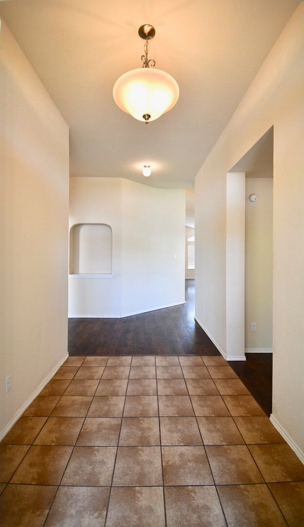 Building Photo - Welcome to Bridgewood Estates—your new hav...