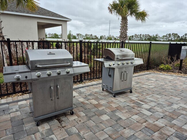 Building Photo - 2099 Babbling Brk Blvd