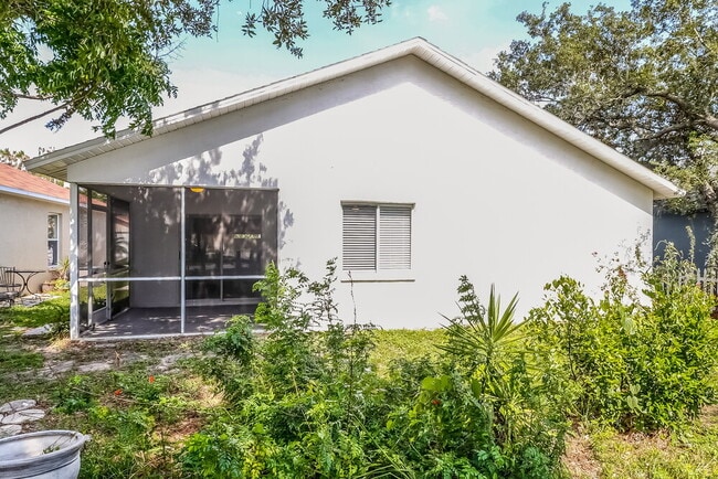 Building Photo - 7915 Barclay Rd