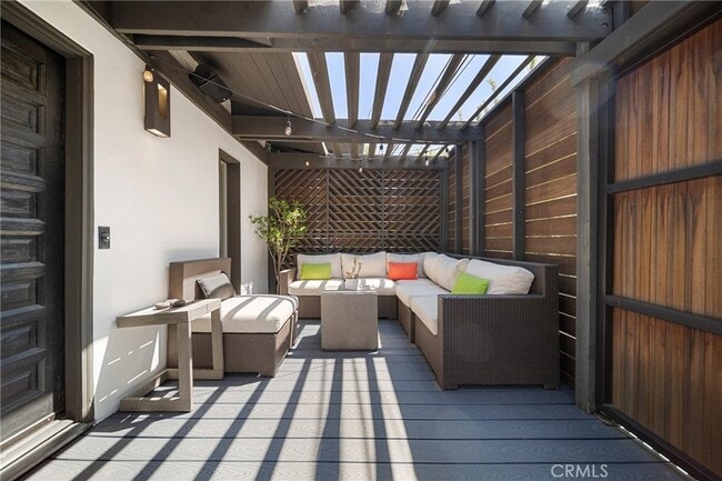 Building Photo - 2522 Zorada Dr