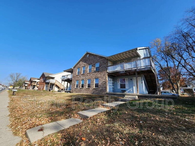 Building Photo - 671 N 25th St