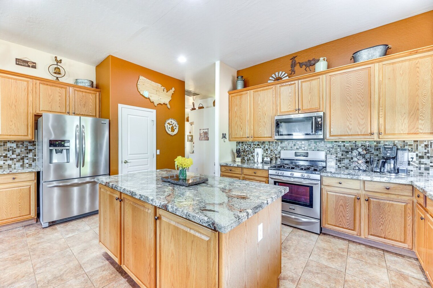 Building Photo - 1425 N Harper Cir