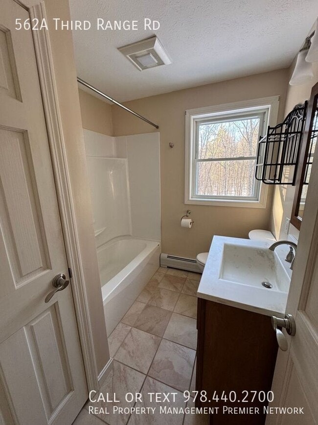 Building Photo - 562A Third Range Rd