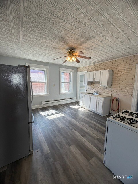 Building Photo - 728 Highland Ave