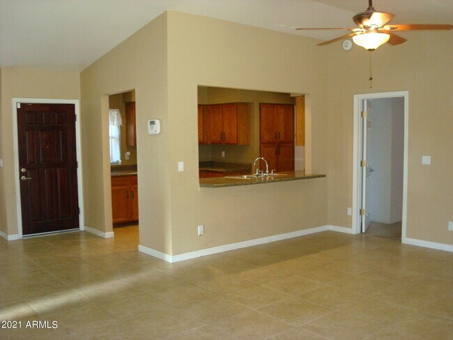 Building Photo - 3933 W Pershing Ave