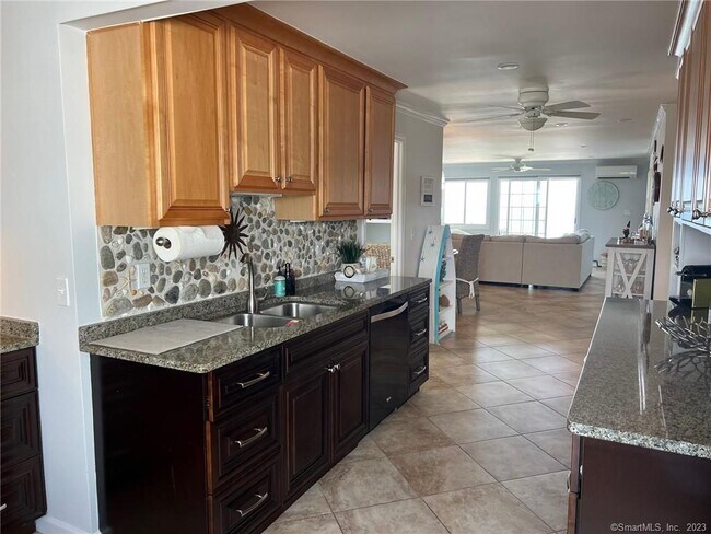 Building Photo - 145 Plum Bank Rd