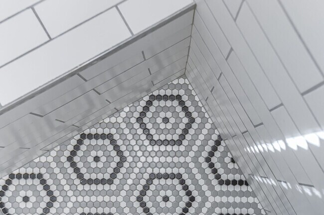 Building Photo - 535 Douthit Ferry Rd