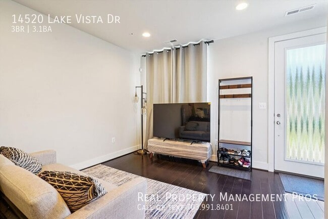 Building Photo - 14520 Lake Vista Dr