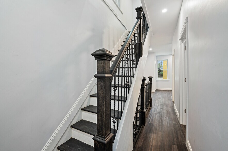 Building Photo - 316 Laurel St