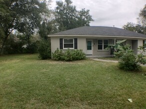 Building Photo - 2 Bedroom, 1 Bath Home in Riverland Terrace of James Island