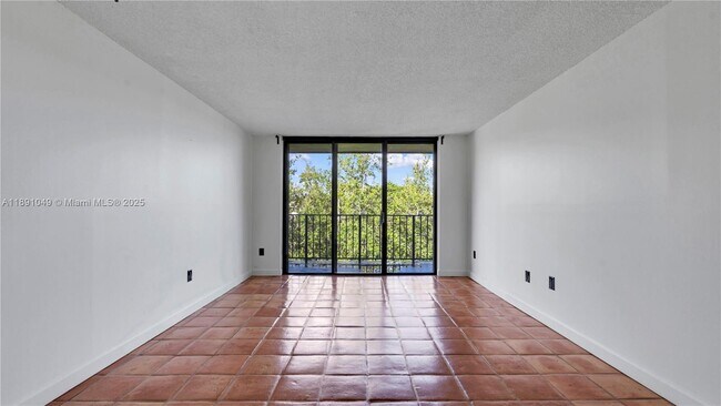 Building Photo - 13000 SW 92nd Ave