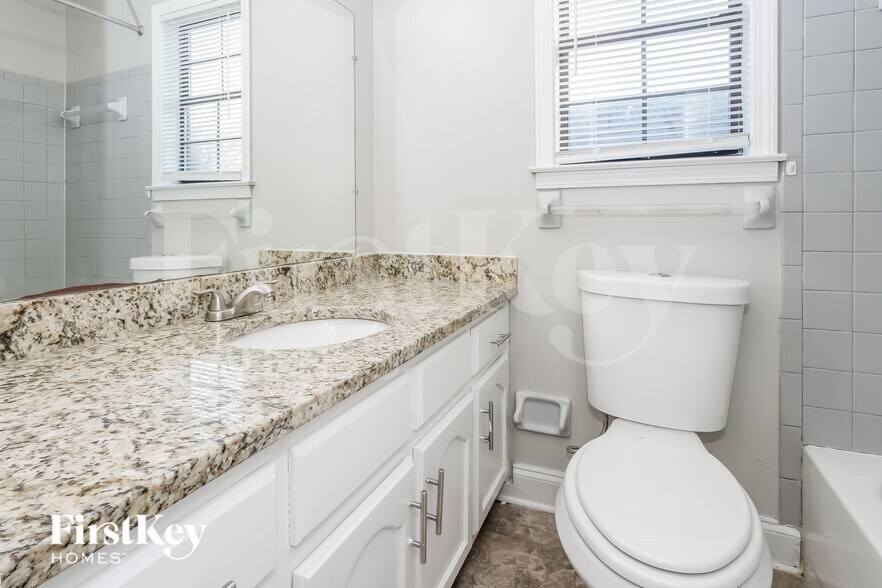 Building Photo - 4884 Walden Glen St