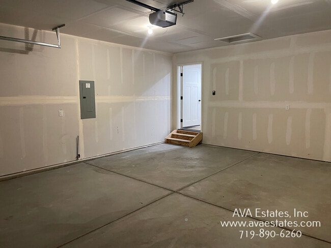 Building Photo - 970 S Coral Pl