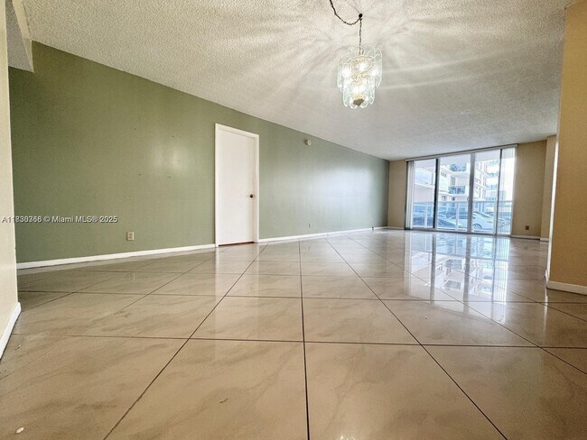 Building Photo - 3800 S Ocean Dr