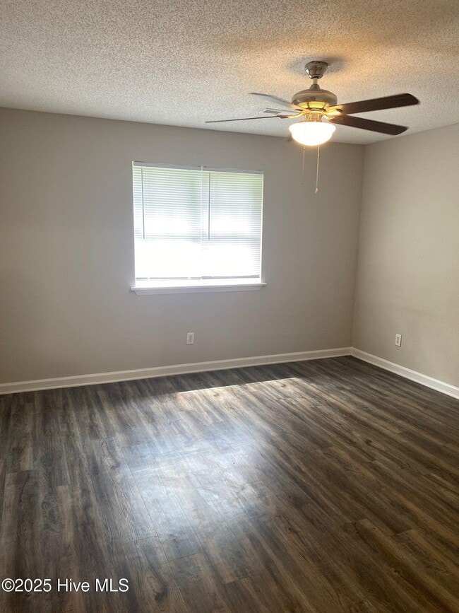 Building Photo - 102 Derwent Ct