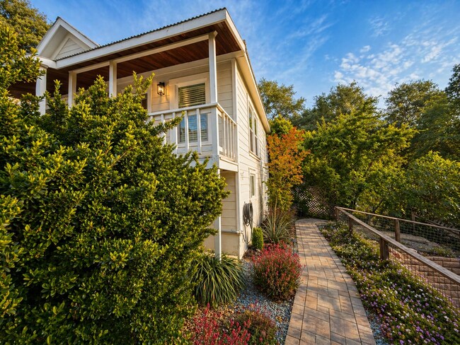 Building Photo - 70 Greenstone Terrace