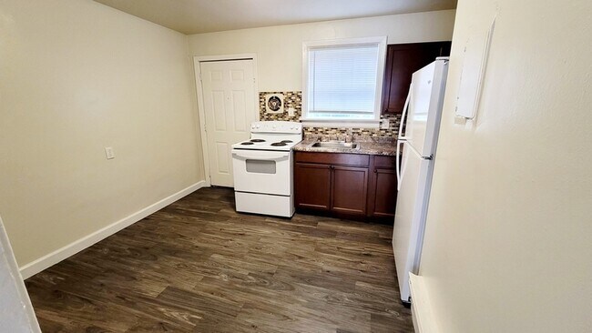 Building Photo - 2603 5th Ave