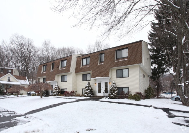 Primary Photo - Ramblewood Apartments