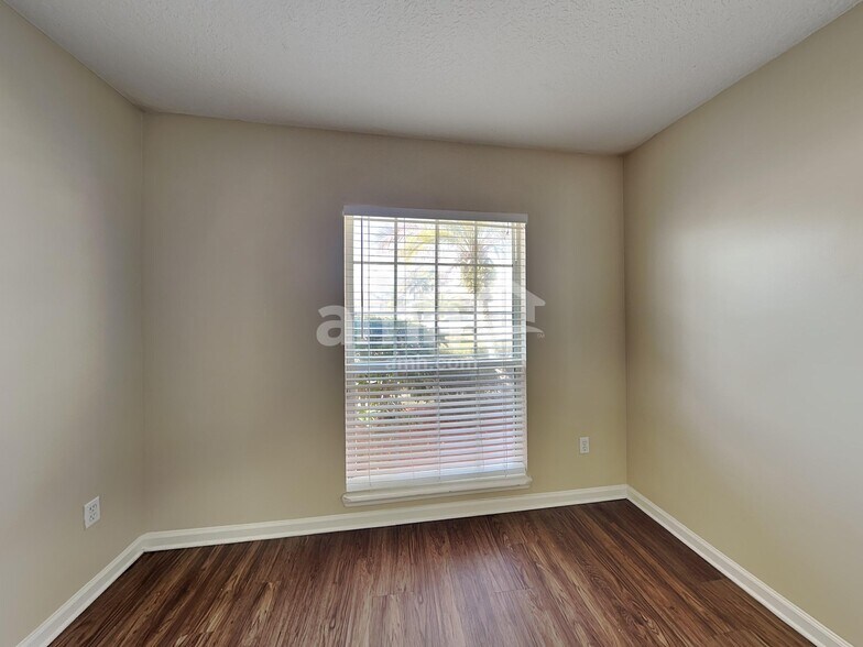 Building Photo - 2559 Coachman Lakes Dr