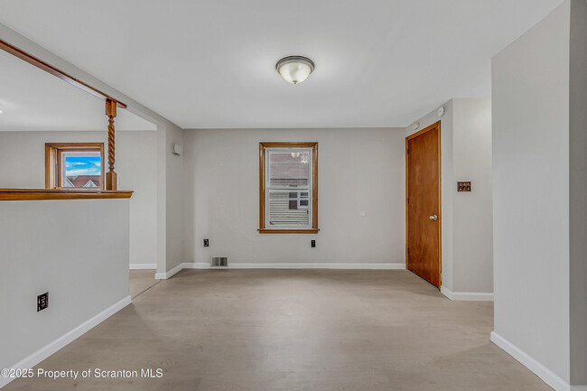 Building Photo - 1605 Bulwer St