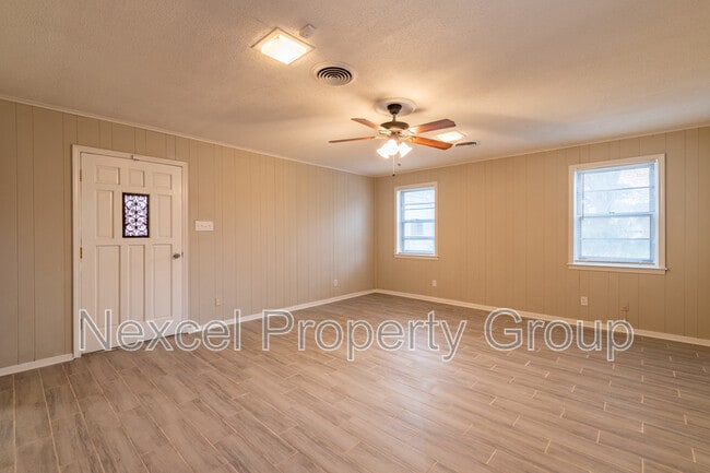 Building Photo - 5121 Ginger Cir