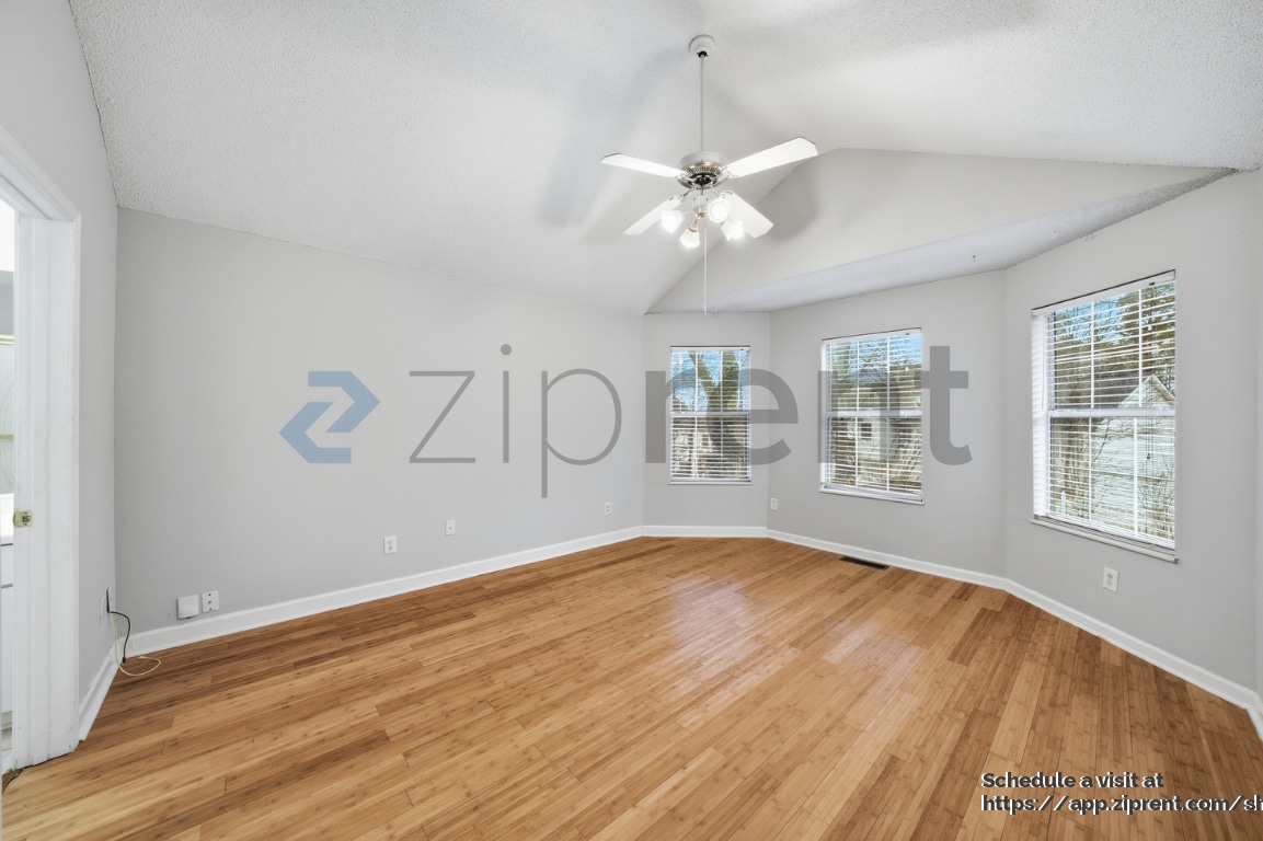 Building Photo - 2236 Raven Cir