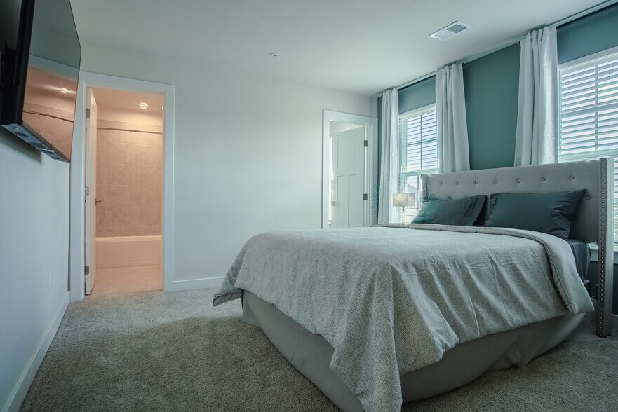 Building Photo - 244 Vis Gln Rd